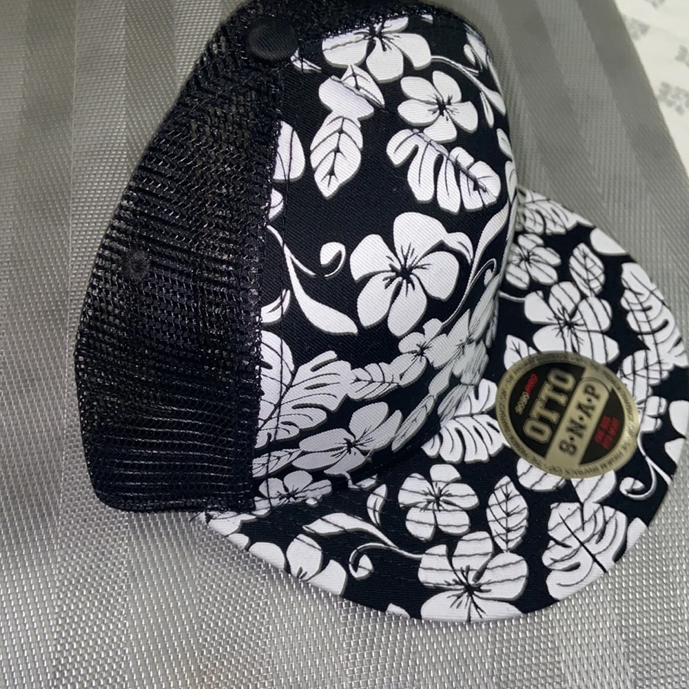 The Premium SnapBack cap - Picture 8 of 8